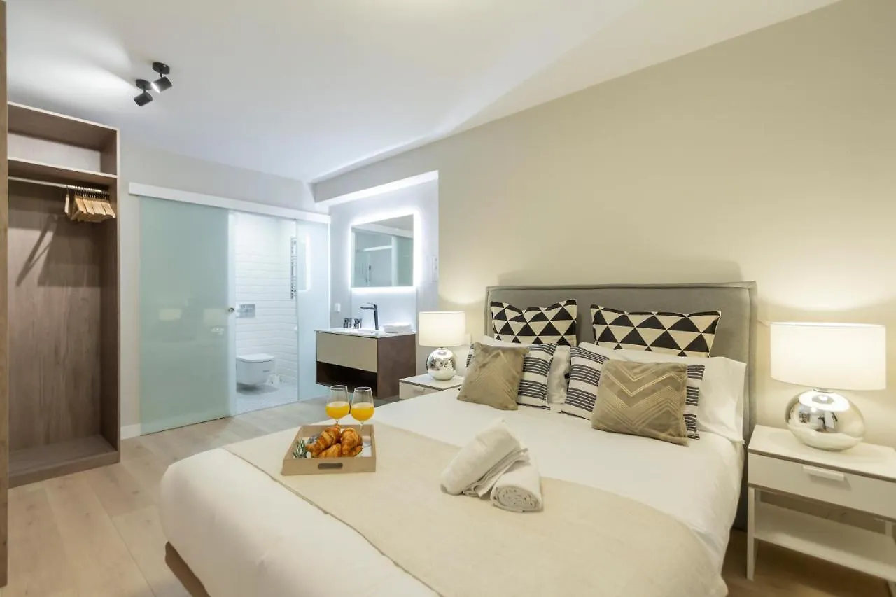 Apartment Dobohomes - Clara Del Rey Madrid Spain